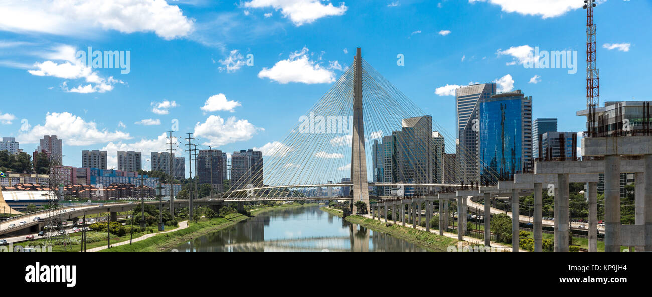 Die berühmteste Brücke in der Stadt Sao Paulo, Brasilien Stockfoto