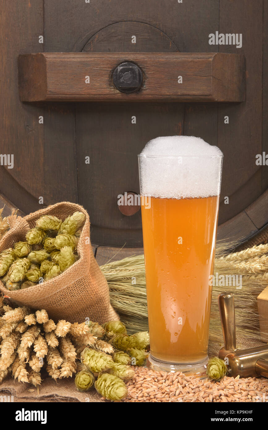 Bier Glas mit dem Zylinder Stockfoto