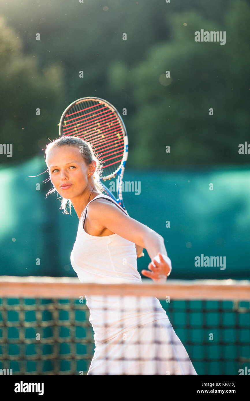 Porträt von einer hübschen jungen Tennisspieler Stockfoto