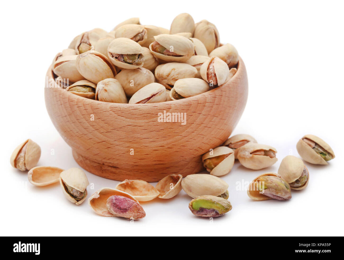 Nahaufnahme der Pistazien auf weißem Hintergrund Stockfoto