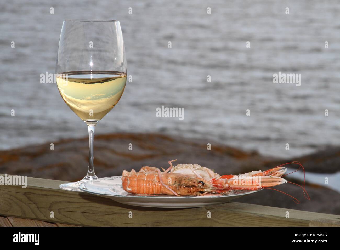 Wein und Meeresfrüchte Stockfoto
