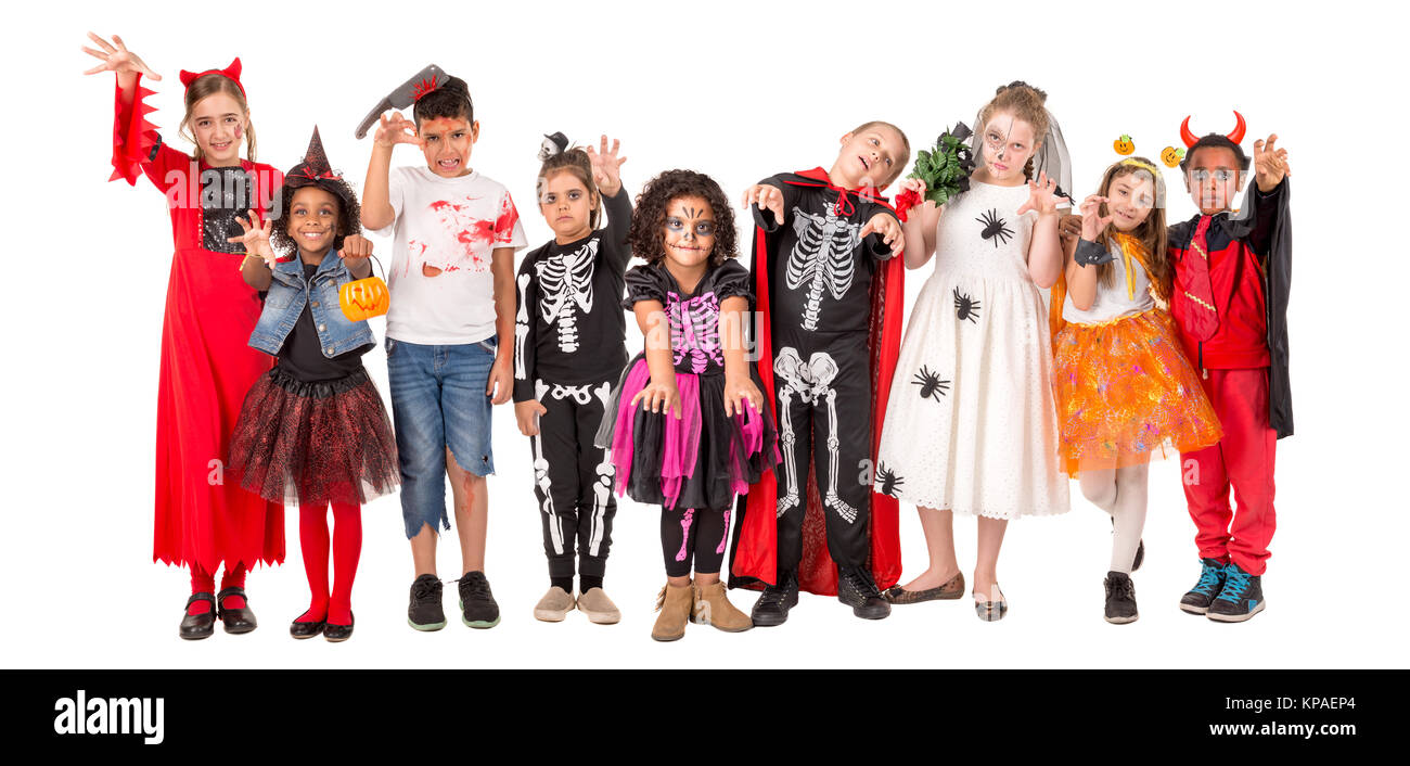 Kinder mit Gesicht malen und Halloween-Kostüme, die isoliert in weiß Stockfoto