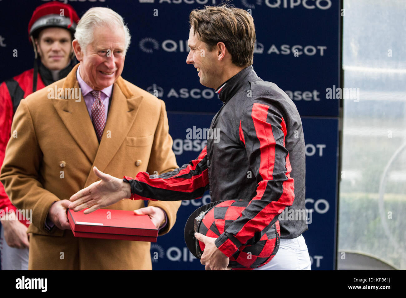 Ascot, Großbritannien. 24. November 2017. Der Prinz von Wales, der Patron der Prinz auf dem Land, und die Herzogin von Cornwall, eine Präsentation zu Inter Stockfoto