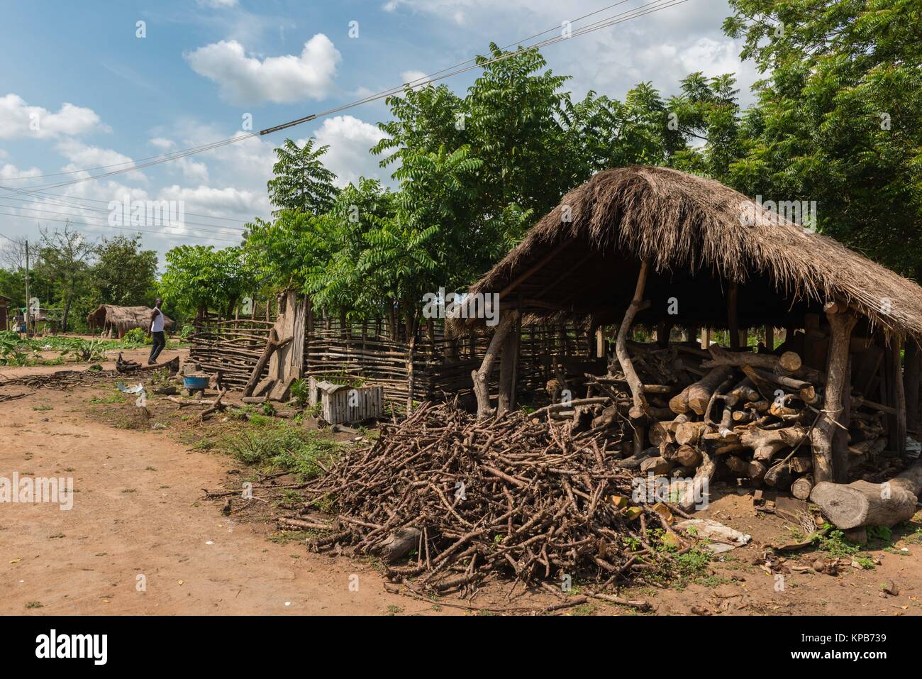 Nachbarschaft in einem Dorf in der Nähe von Mafi-Kumase, Volta Region, Ghana, Afrika Stockfoto