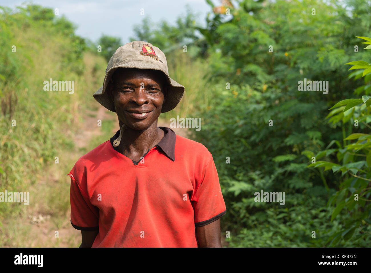 Porträt eines Mannes, Landarbeiter in die Felder, Dorf in der Nähe von Mafi-Kumase, Volta Region, Ghana, Afrika Stockfoto
