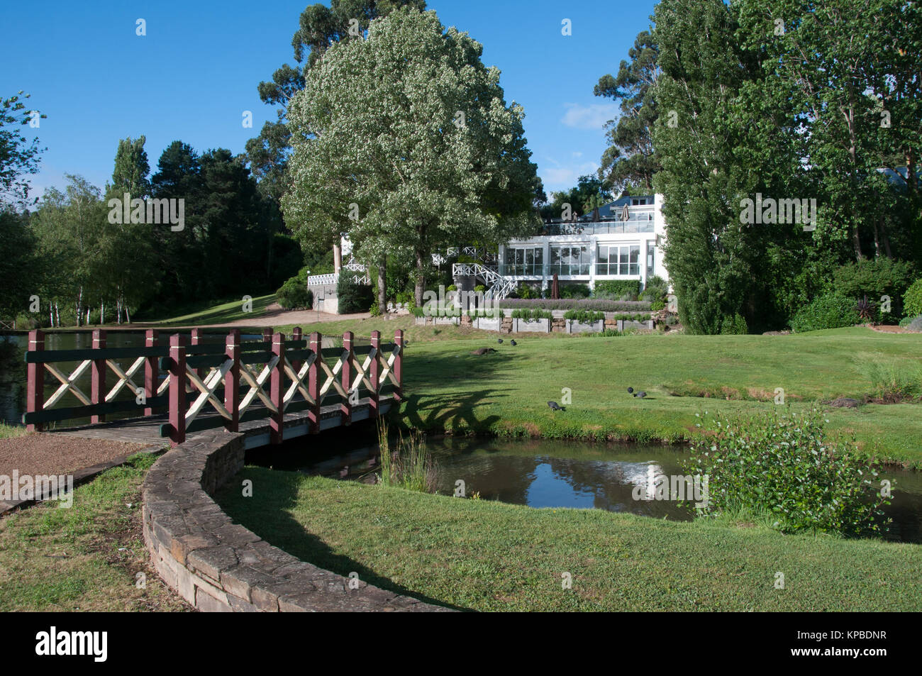 Luxus Resort Unterkunft am See Haus im 19. Jahrhundert spa Land Stadt Daylesford, Victoria, Australien Stockfoto