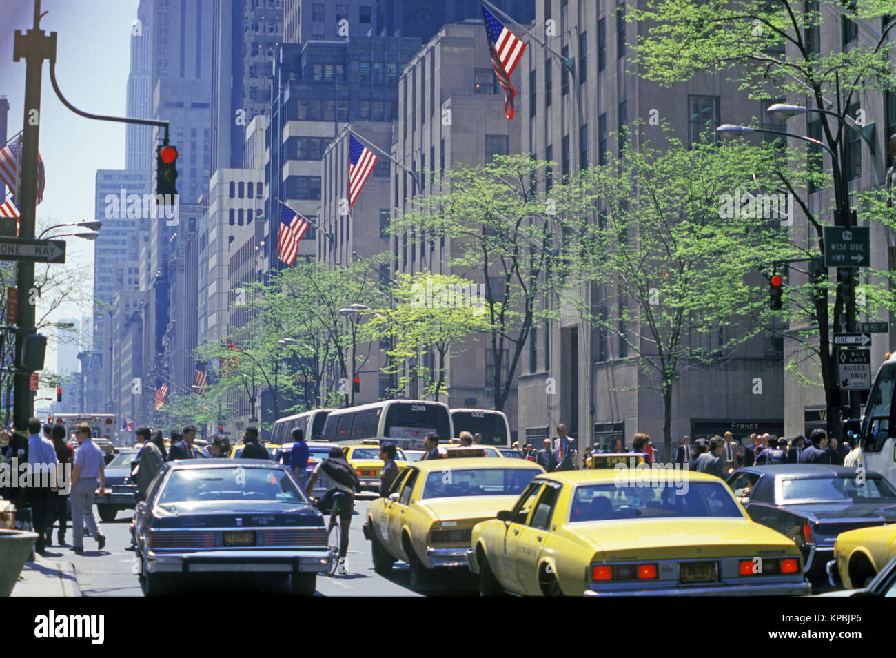 1987 historische GELBE TAXIS FIFTH AVENUE Rockefeller Center in ...