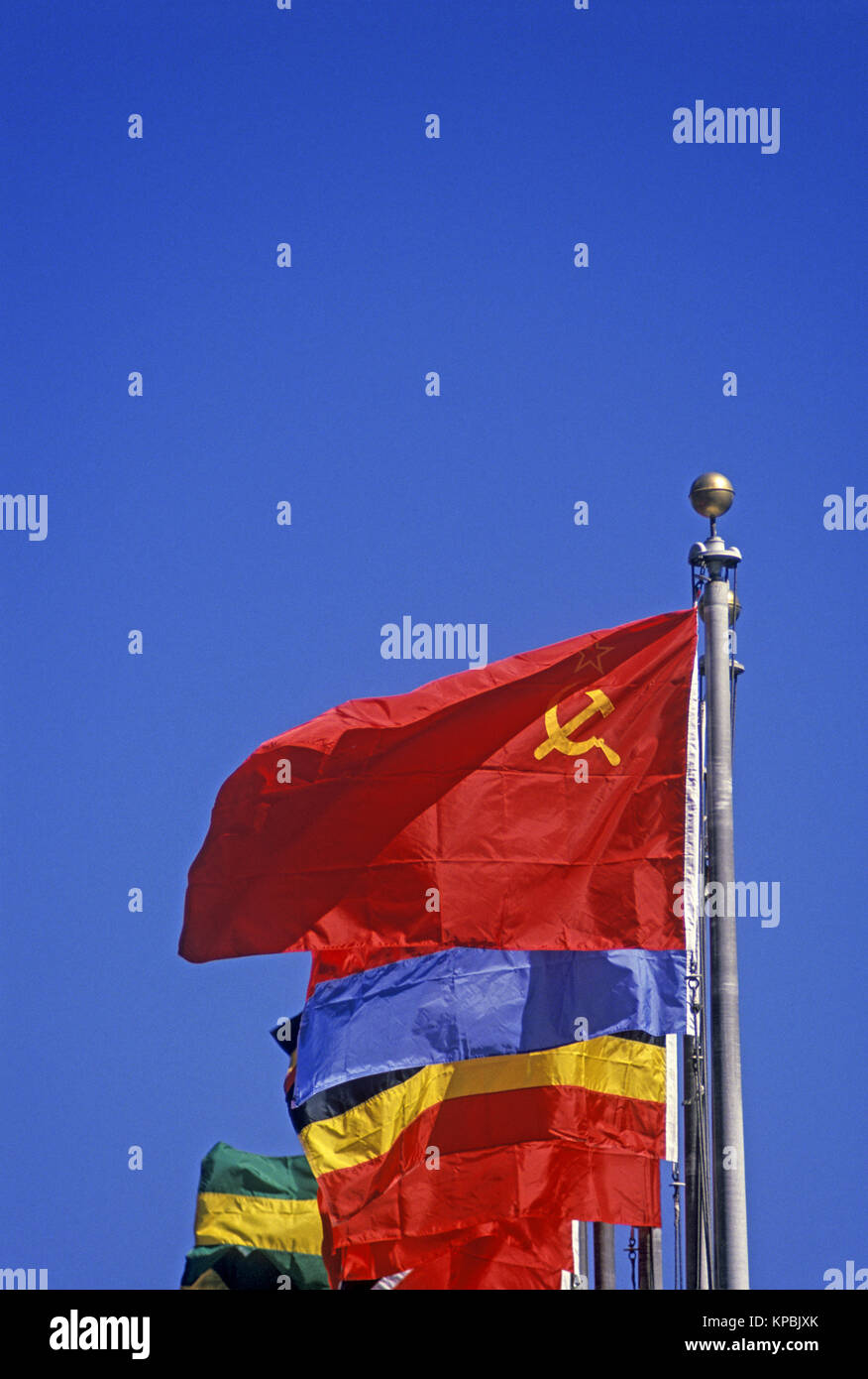 1987 HISTORISCHEN SOWJETUNION FLAGGE IN DER LINIE DER NATIONALEN FLAGGEN Stockfoto