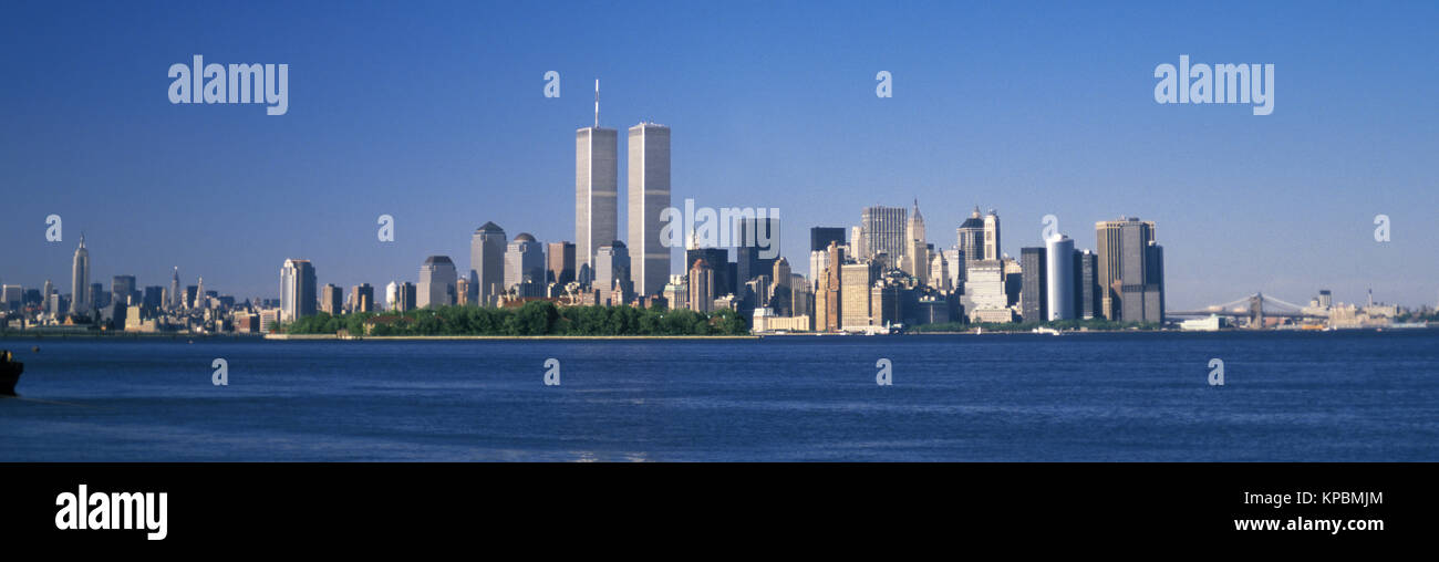 1989 historische Twin Towers (© MINORU YAMASAKI 1973) DOWNTOWN SKYLINE HUDSON RIVER MANHATTAN NEW YORK CITY USA Stockfoto