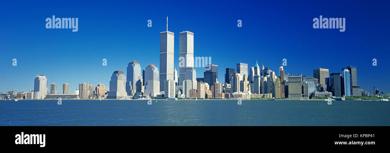 1989 historische Twin Towers (© MINORU YAMASAKI 1973) DOWNTOWN SKYLINE HUDSON RIVER MANHATTAN NEW YORK CITY USA Stockfoto