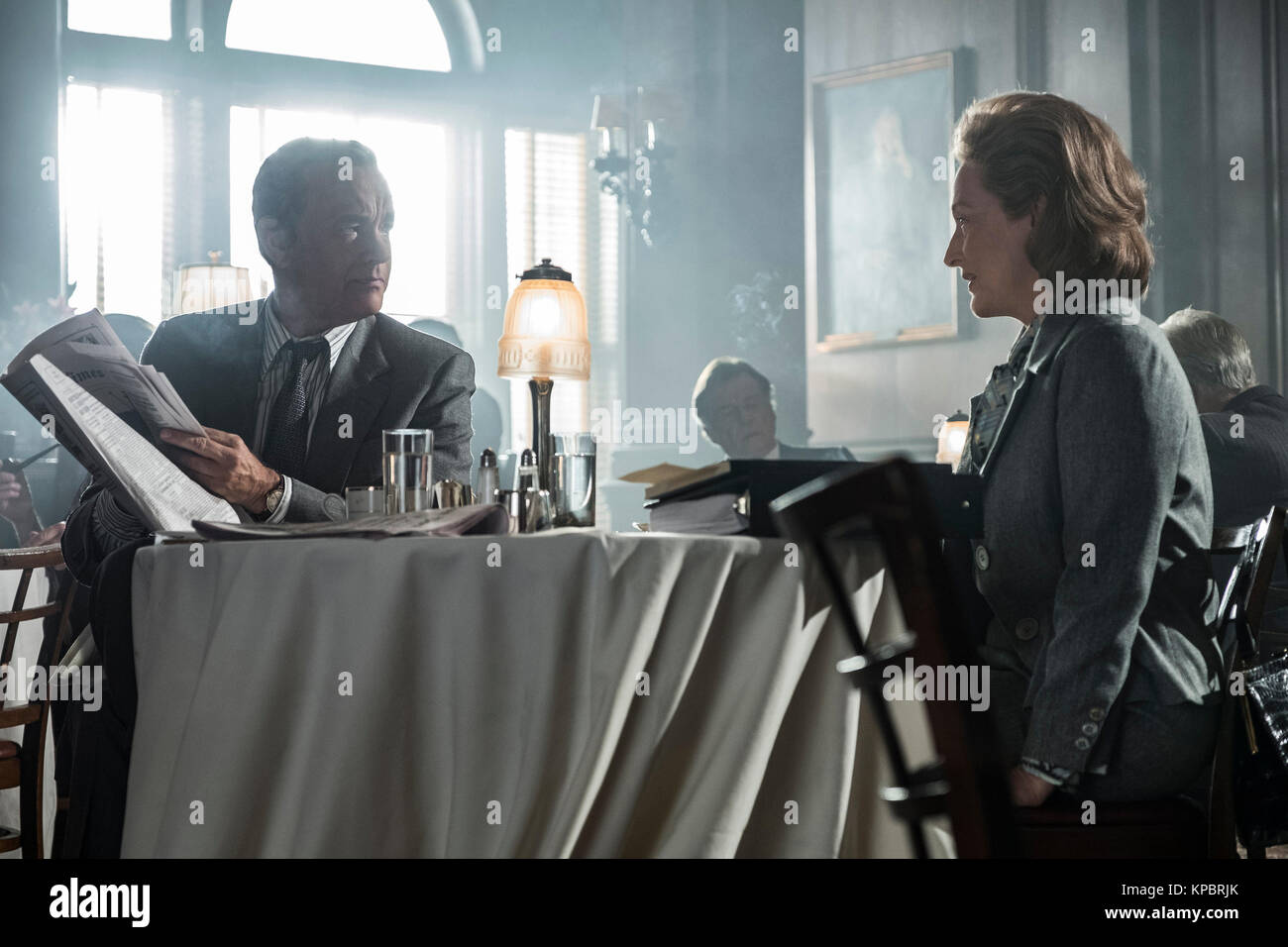 Erscheinungsdatum: Januar 12, 2018 Titel: Die Post Studio: Twentieth Century Fox Regie: Steven Spielberg PLOT: ein Cover-up, überspannte vier US-Präsidenten erste weibliche Zeitung Verleger des Landes und eine harte - Fahren von Editor einen beispiellosen Kampf zwischen Journalist und Regierung zu beteiligen. STARRING: Tom Hanks als Ben Bradlee, Meryl Streep als Kay Graham. (Bild: © Twentieth Century Fox/Entertainment Bilder) Stockfoto