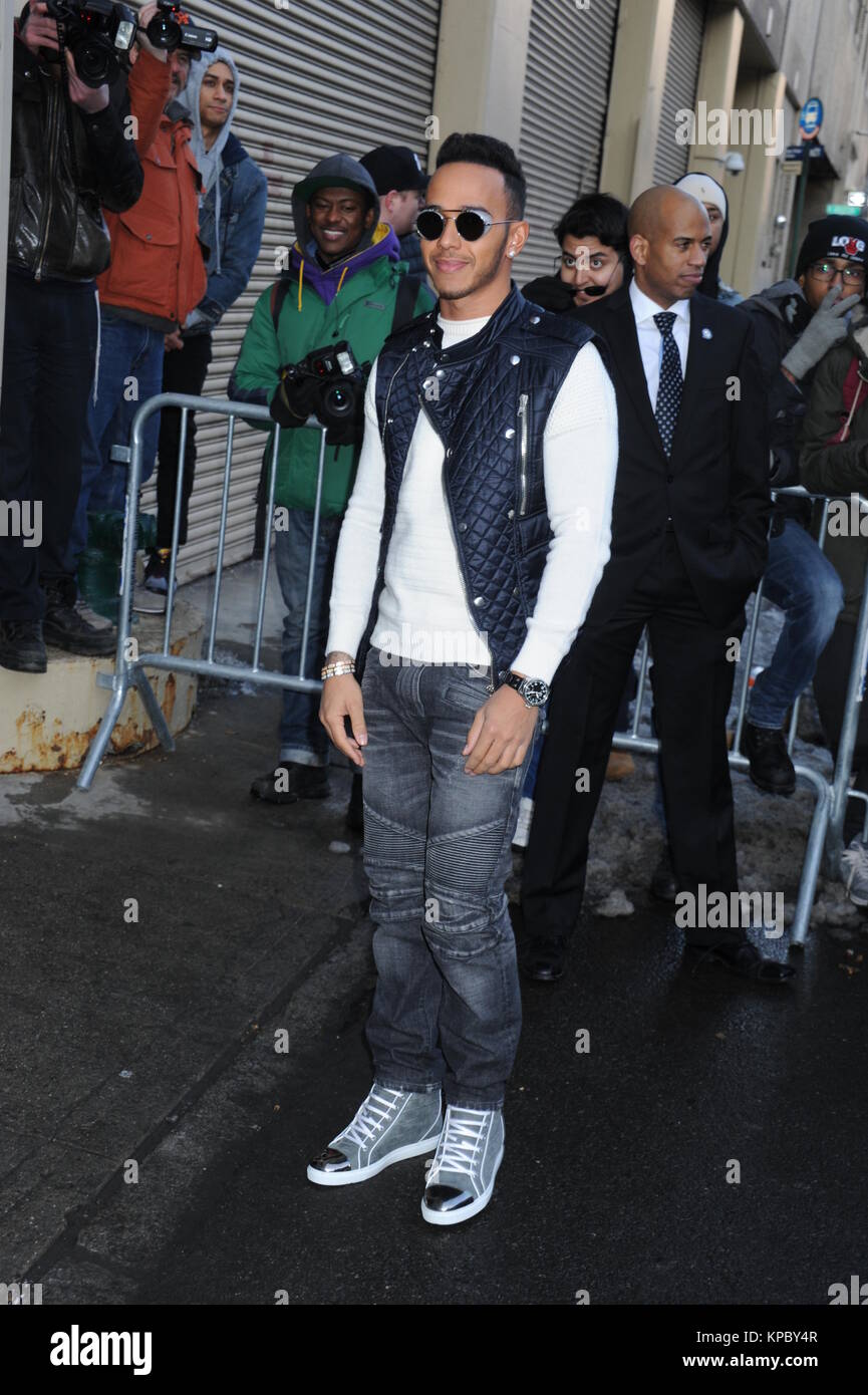 NEW YORK NY 11. Februar Lewis Hamilton an der Kanye West x Adidas Launch Party feiern die Adidas Boost 750 Yeezy Sneakers am 11. Februar 2015 in New York City. Personen Lewis Hamilton Stockfotografie ...