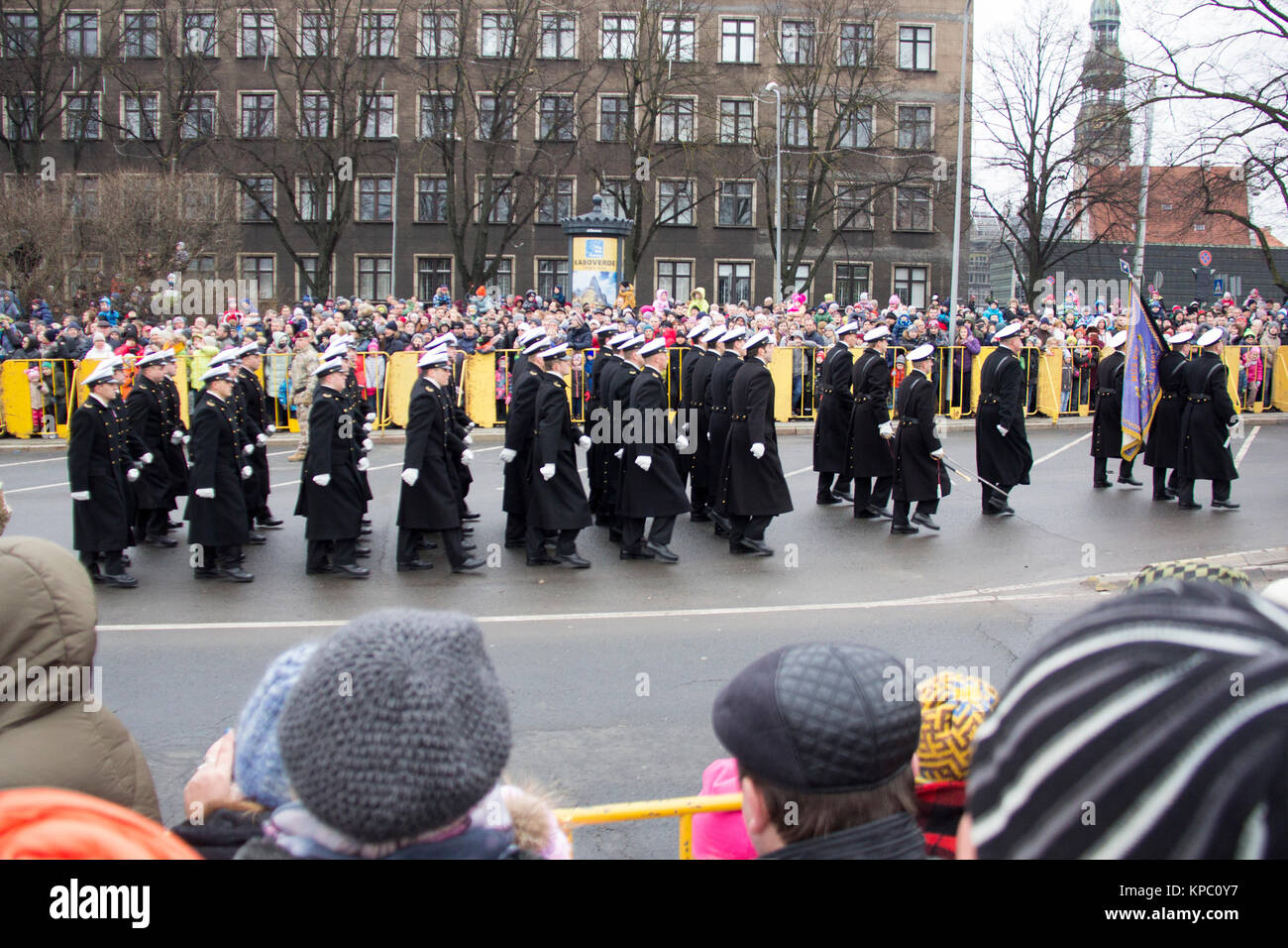 18. November 2017. Die Militärpolizei NATO-Soldaten bei der Militärparade in Riga, Lettland. Stockfoto