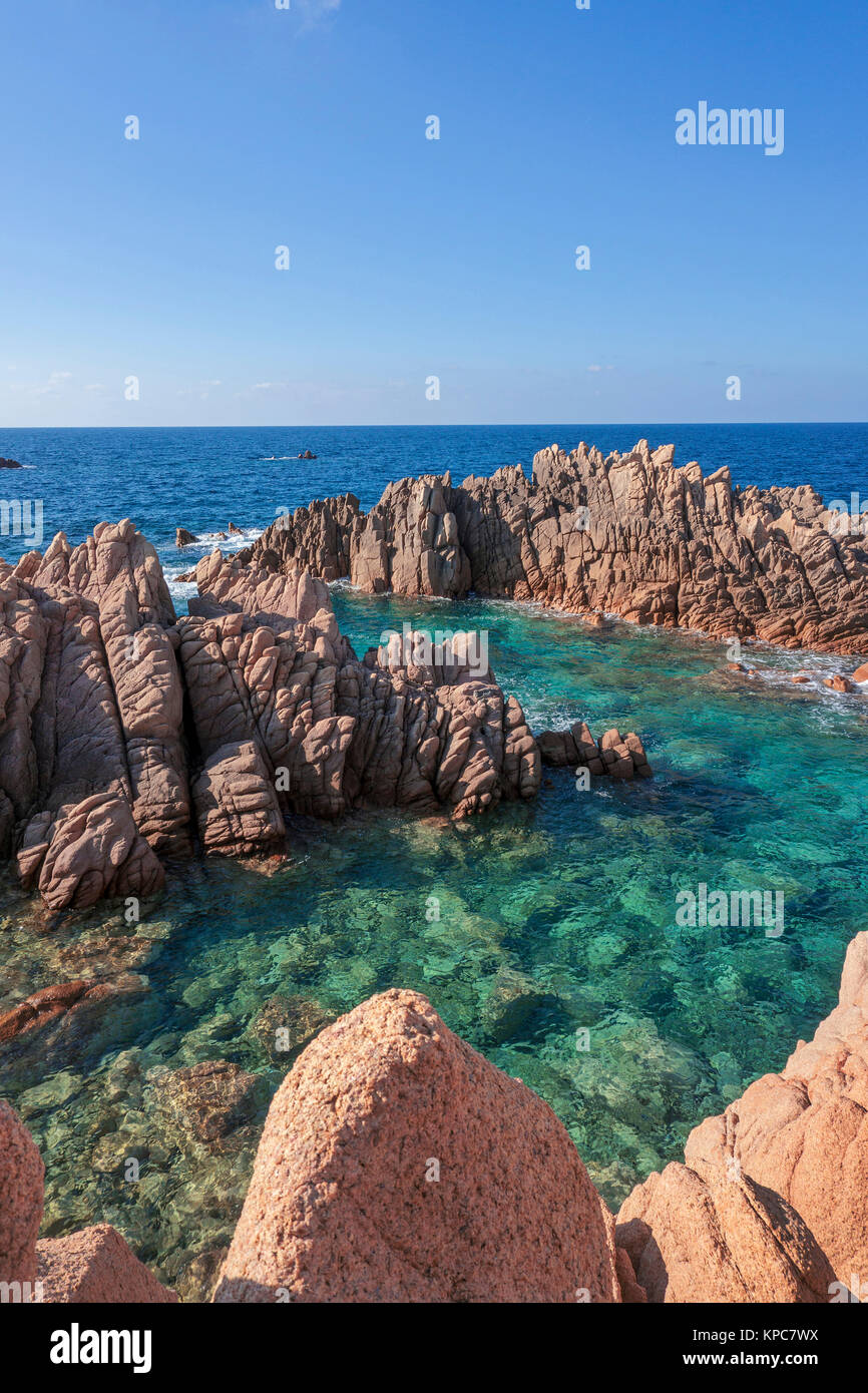 Idyllisch an der felsigen Küste der Costa Paradiso, Porphyr Felsen, Sardinien, Italien, Mittelmeer, Europa Stockfoto