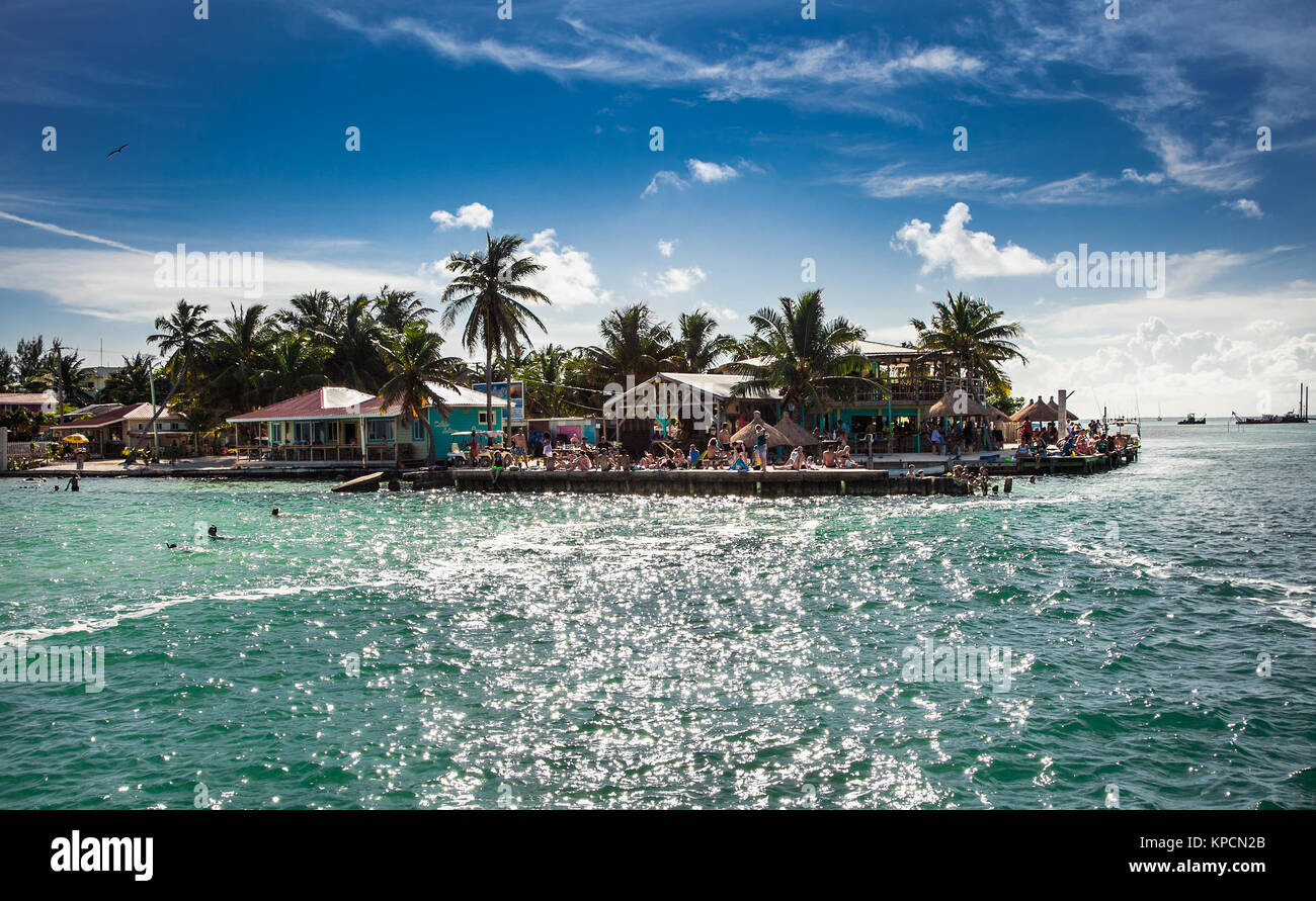 Schönen karibischen Anblick mit türkisfarbenem Wasser in Caye Caulker, Belize. Stockfoto