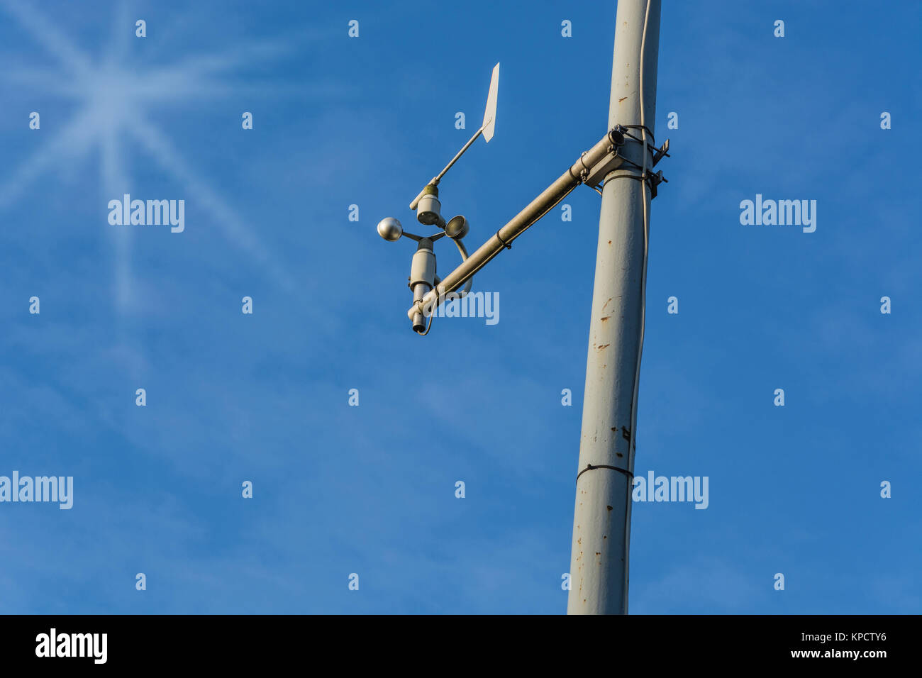 Wetterstation mit Anemometer Stockfoto