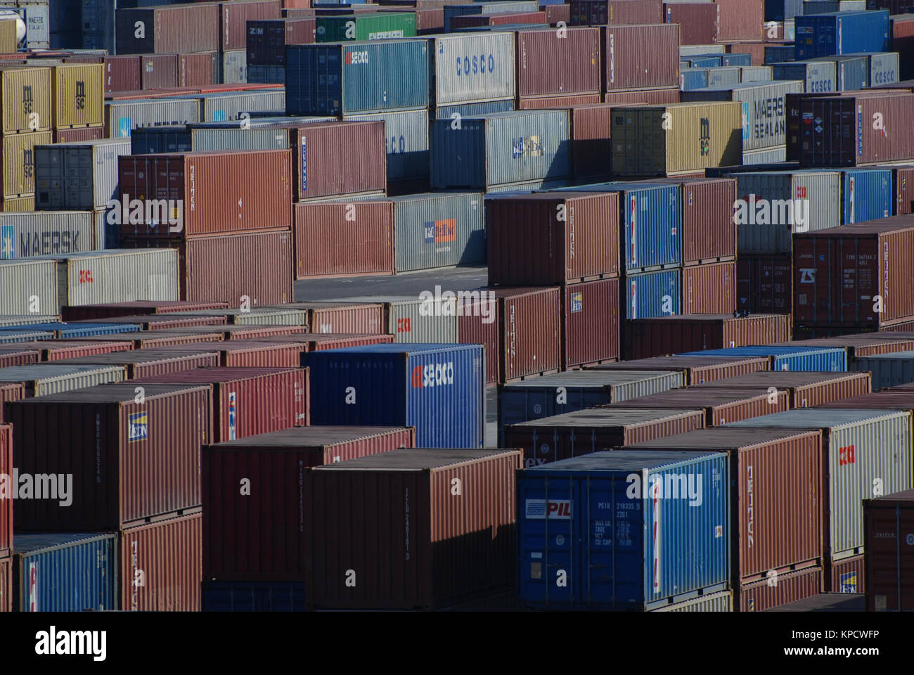 Container gestapelt in Container Yard in Melbourne, Australien Stockfoto