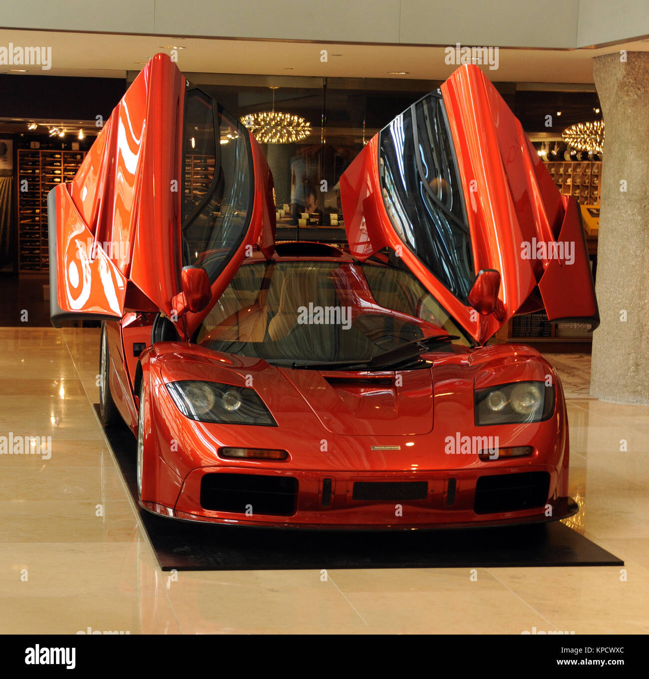 NEW YORK, NY - 03. Juni: Allgemeine Ansicht des 1998 McLaren F1 LM-Spezifikation supercar bei McLaren F1 New York Medien Vorschau bei Sotheby's am 3. Juni 2015 in New York City People: McLaren F1 Stockfoto