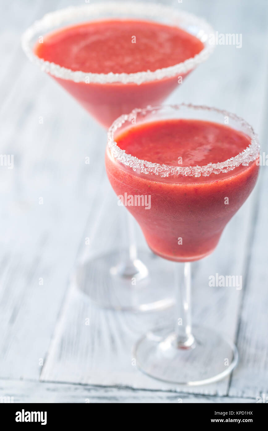 Zwei Gläser strawberry Margarita Cocktail Stockfoto