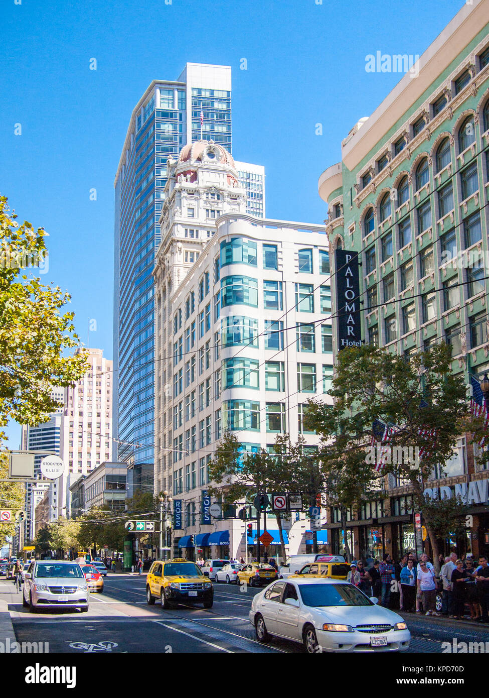 San Francisco, USA - 27. September, 2013 - Gebäude in der Straße an einem sonnigen Tag. Stockfoto