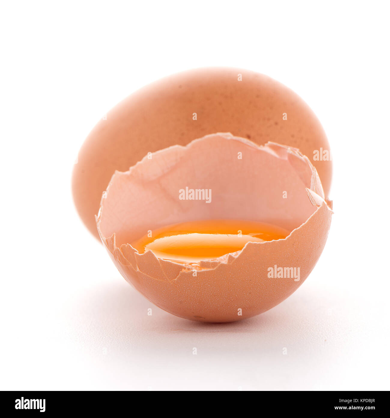 Rohe Eier auf Weiß isoliert Stockfoto
