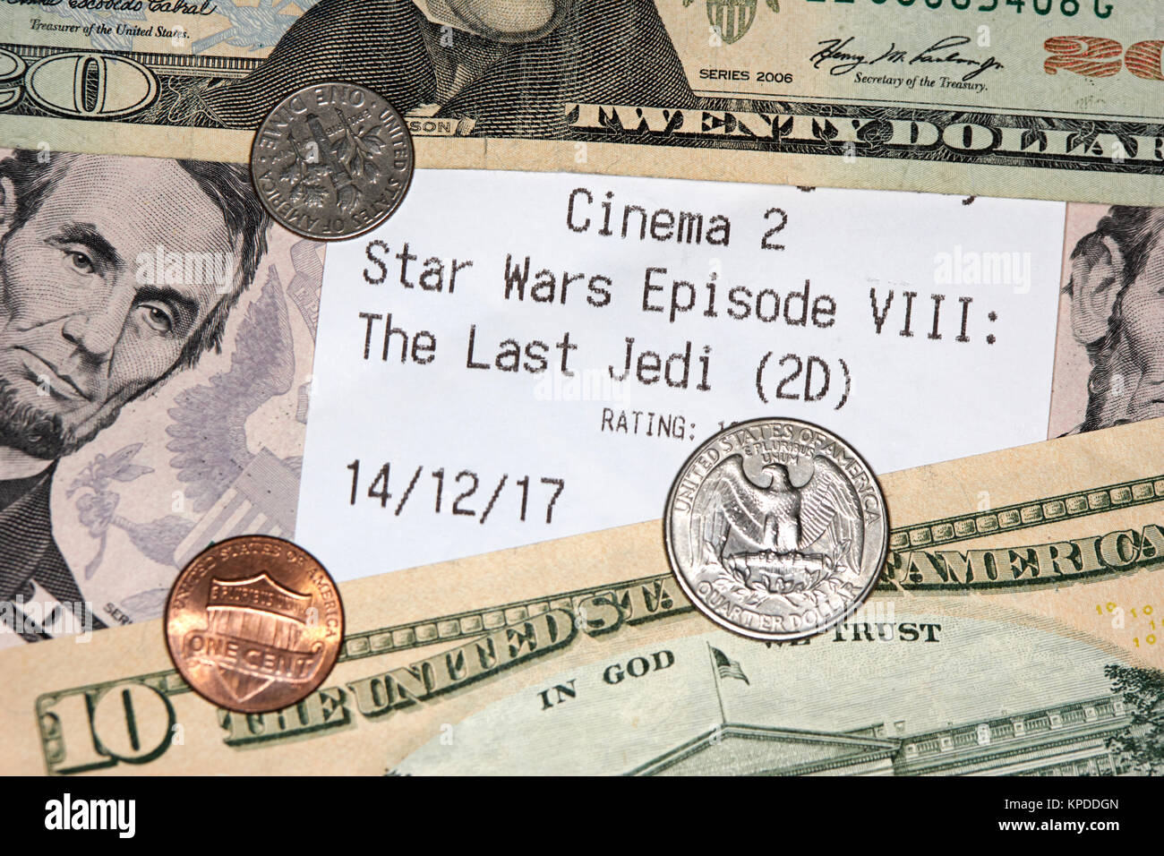 Öffnung Tag Kino Ticket für Star Wars Episode VIII Die letzten Jedi mit Dollar cash Stockfoto