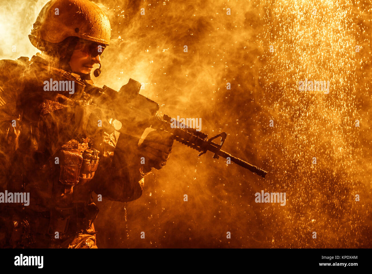 US-Soldat im Regen Stockfoto