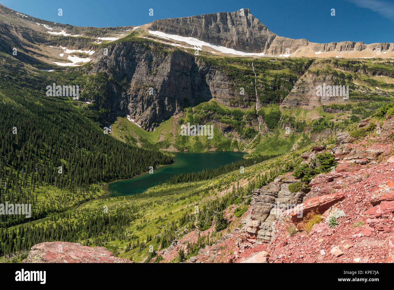 Grizzly Lake aus der Triple Divide Pass Trail im Glacier National Park, Montana. Stockfoto