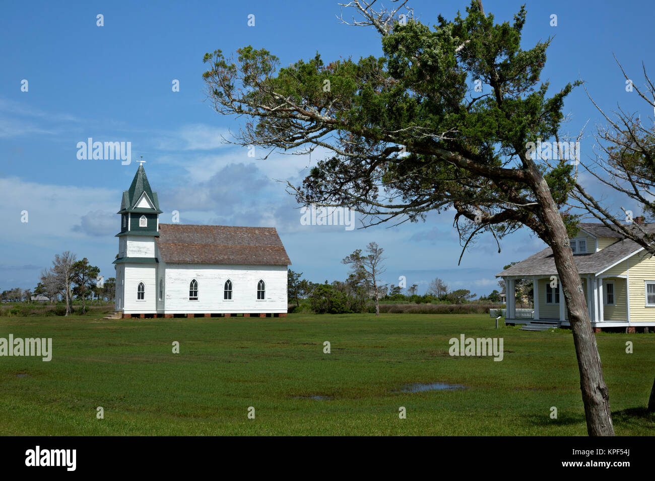 NC-01079-00... NORTH CAROLINA- Methodistische Kirche und Häuser am hisotrical visllage von Portsmouth auf Portsmouth Island in Cape Lookout National Seash Stockfoto