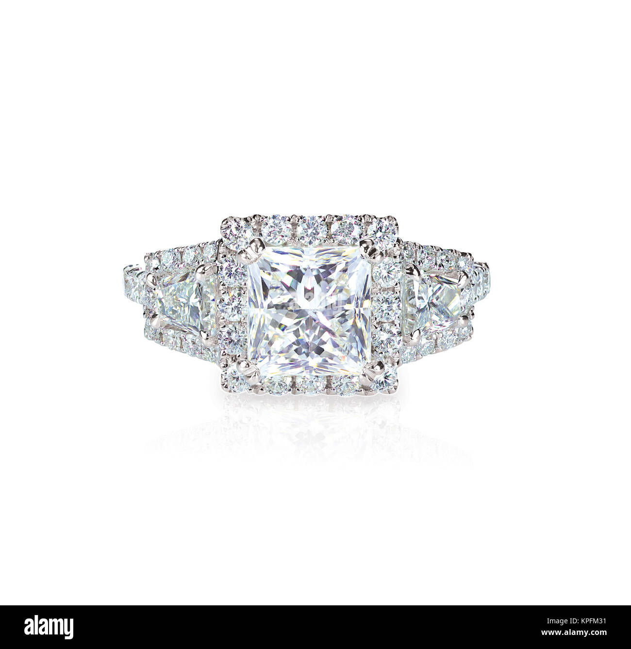 Diamant solitaire engagment Trauring princess Cut Stockfoto