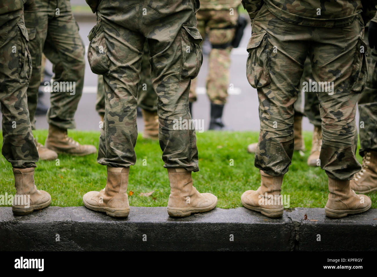 Armed soldiers take part at a military parade Stockfoto