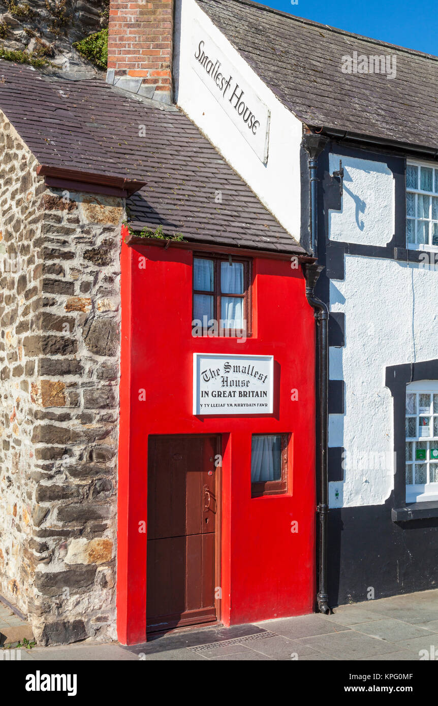 North Wales Conwy in Wales conway North Wales Rekord-Haus ist das Rot lackiert Kleinste Haus in Großbritannien Conwy Gwynedd in Nordwales Stockfoto