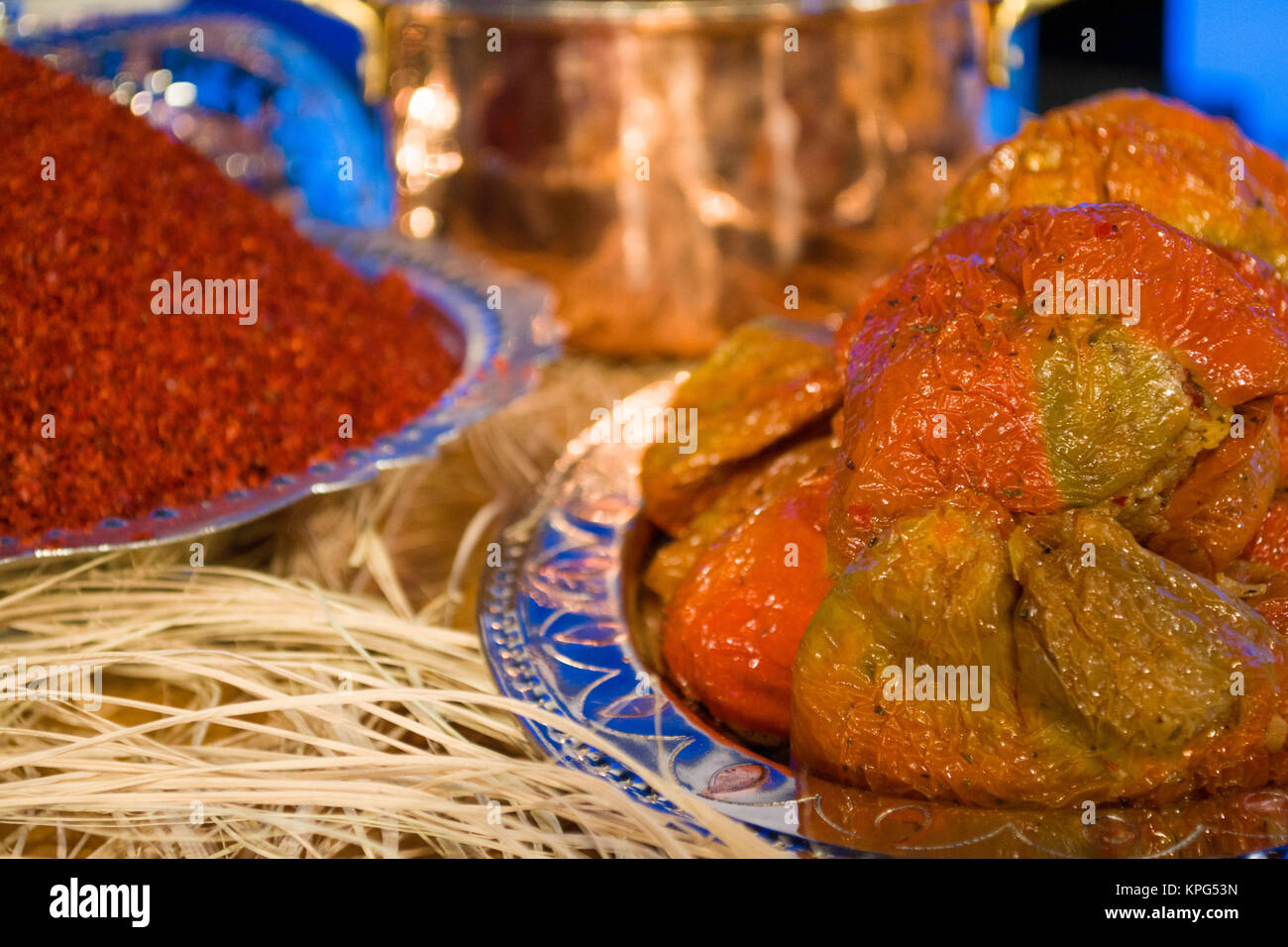 Türkisch, asiatisch essen Paprika gefüllt mit Reis und Hackfleisch; Biber dolma Stockfoto