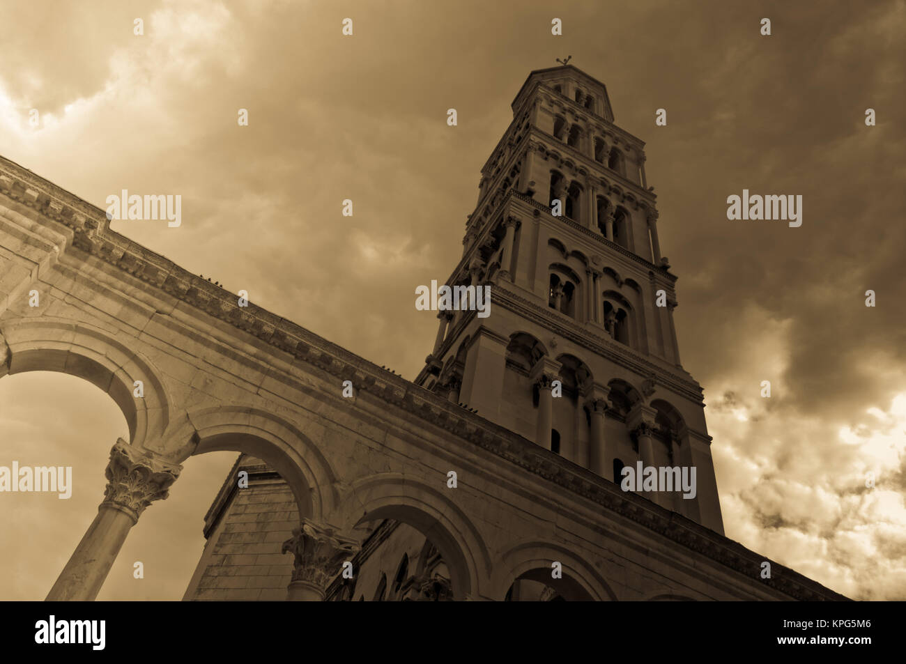 Die römische Architektur im Zentrum der Stadt Split, Blick auf die Kathedrale des Heiligen Domnius Stockfoto