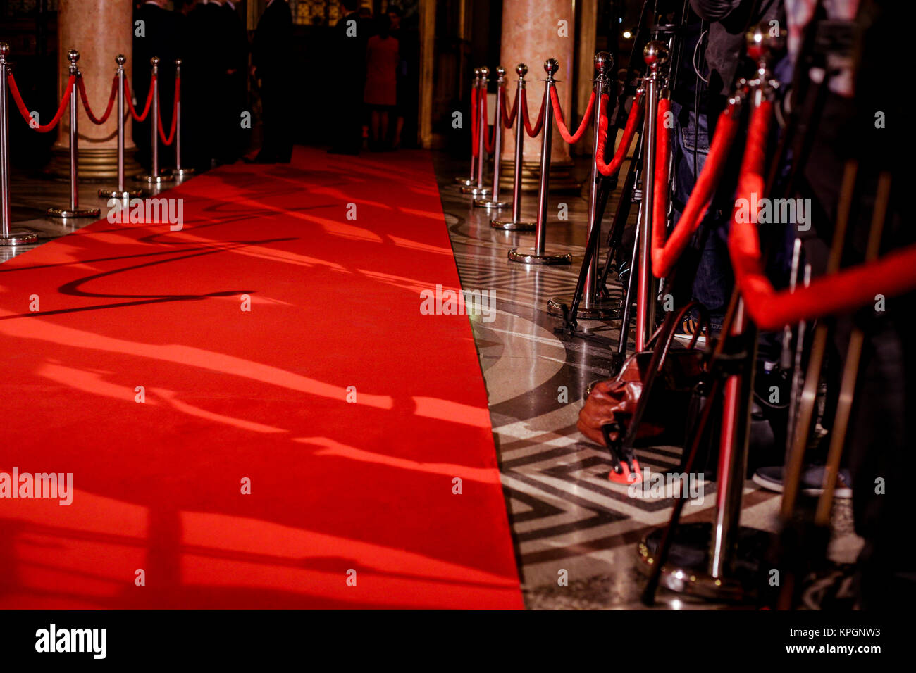 Rote Teppich an eine exklusive Veranstaltung Stockfoto