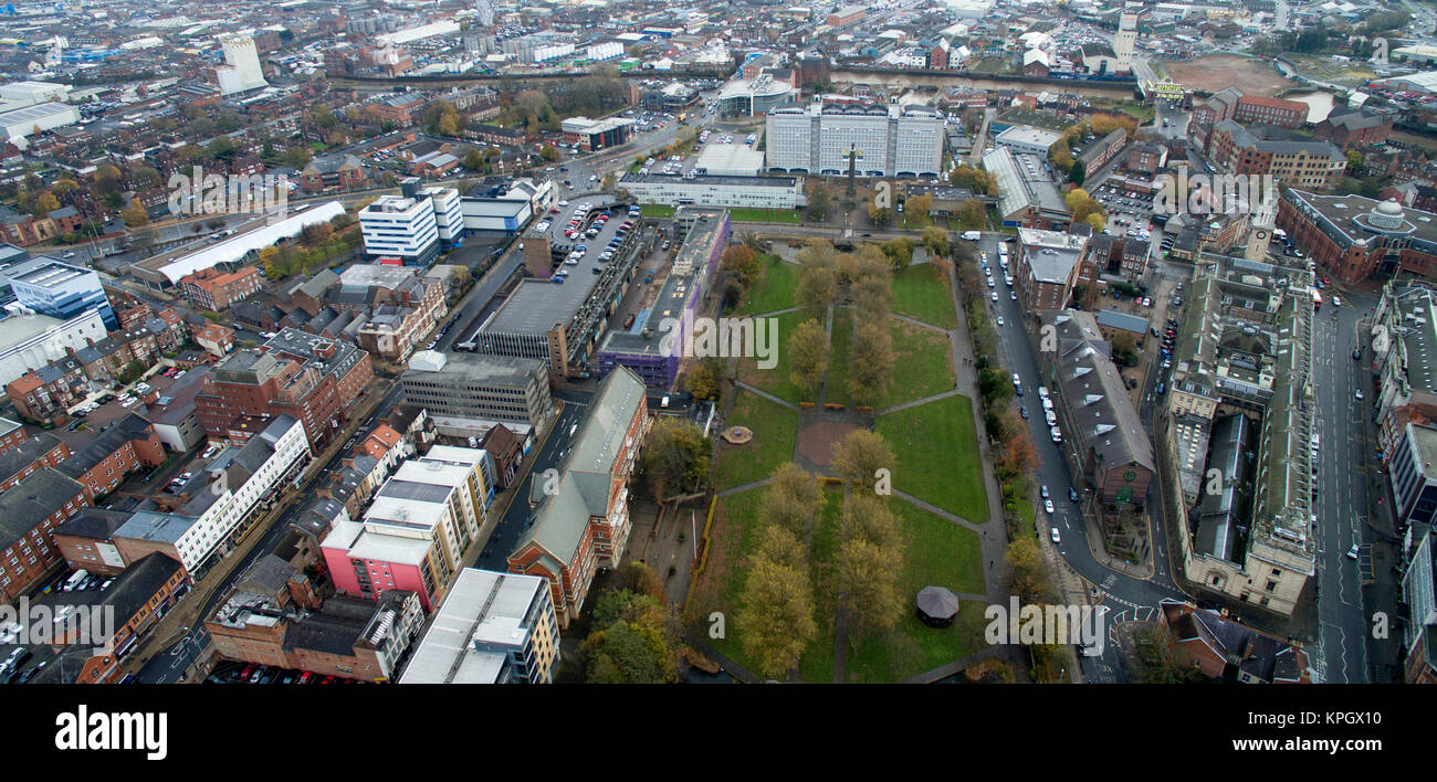 Queens Gardens, öffentliche City Park, Hull College in Kingston upon Hull Luftaufnahme Stockfoto