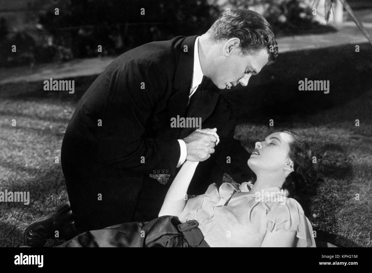 Shadow of a Doubt Jahr : 1943 USA Regie : Alfred Hitchcock Joseph Cotten, Teresa Wright Stockfoto