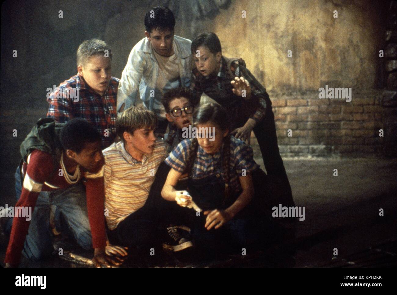 IT (Mini Series) Jahr : 1990 USA Regie : Tommy Lee Wallace Marlon Taylor, Brandon Crane, Ben Heller, Adam Faraizl, Seth Green, Emily Perkins, Jonathan Brandis Stockfoto