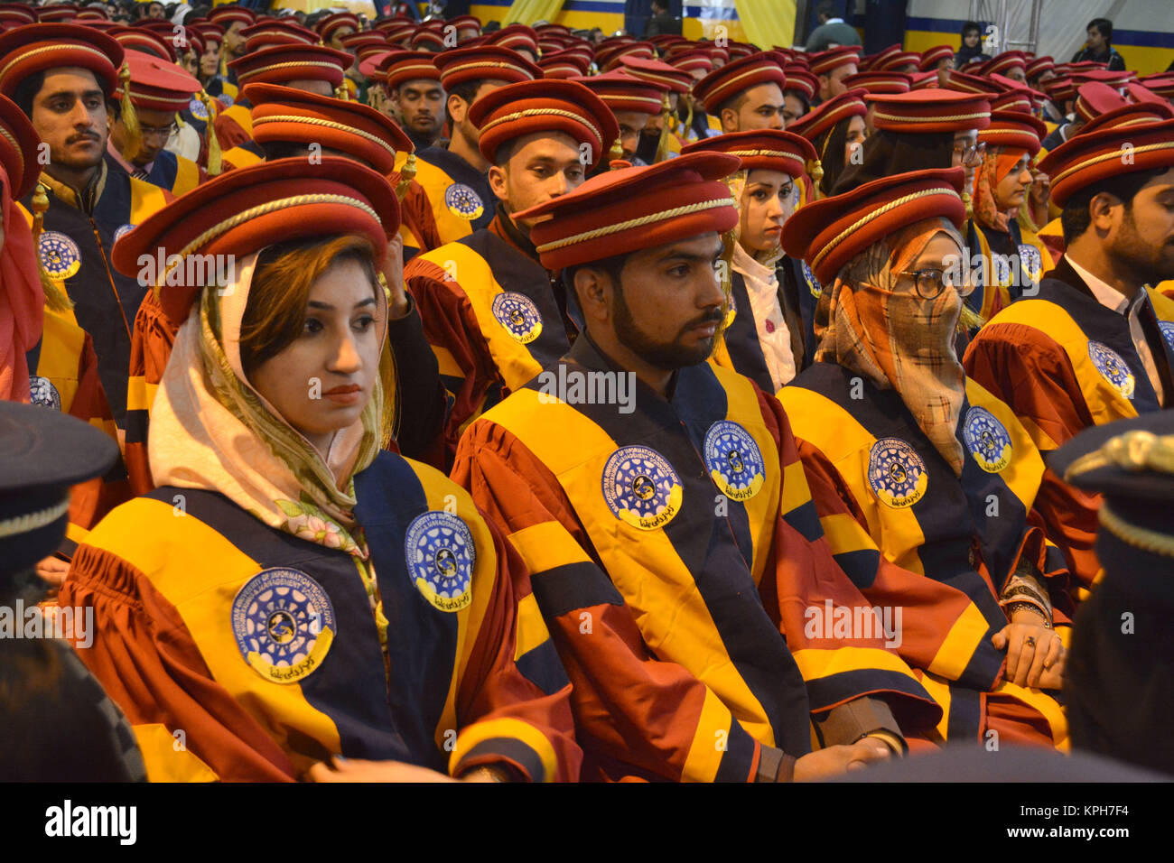 QUETTA, Pakistan. Dez-14 2017: Pass out Absolventen während der Zeremonie der 13. Versammlung der Balochistan Universität Information Tec beteiligt sind Stockfoto