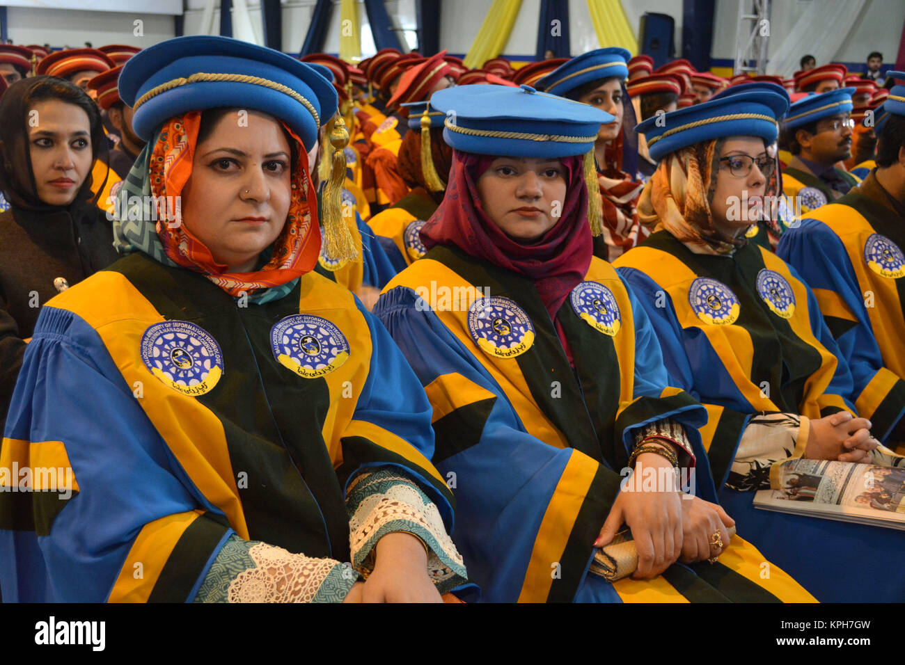 QUETTA, Pakistan. Dez-14 2017: Pass out Absolventen während der Zeremonie der 13. Versammlung der Balochistan Universität Information Tec beteiligt sind Stockfoto