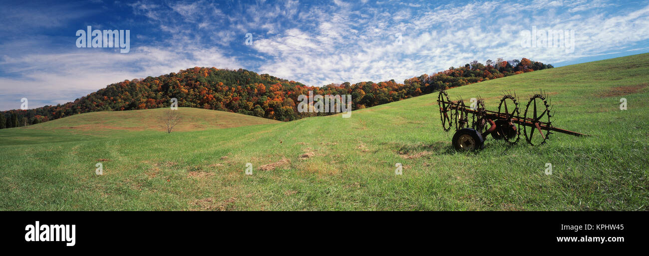 USA, Tennessee, Herbst Landschaft mit landwirtschaftlichen Geräten (Large Format Größen verfügbar). Stockfoto