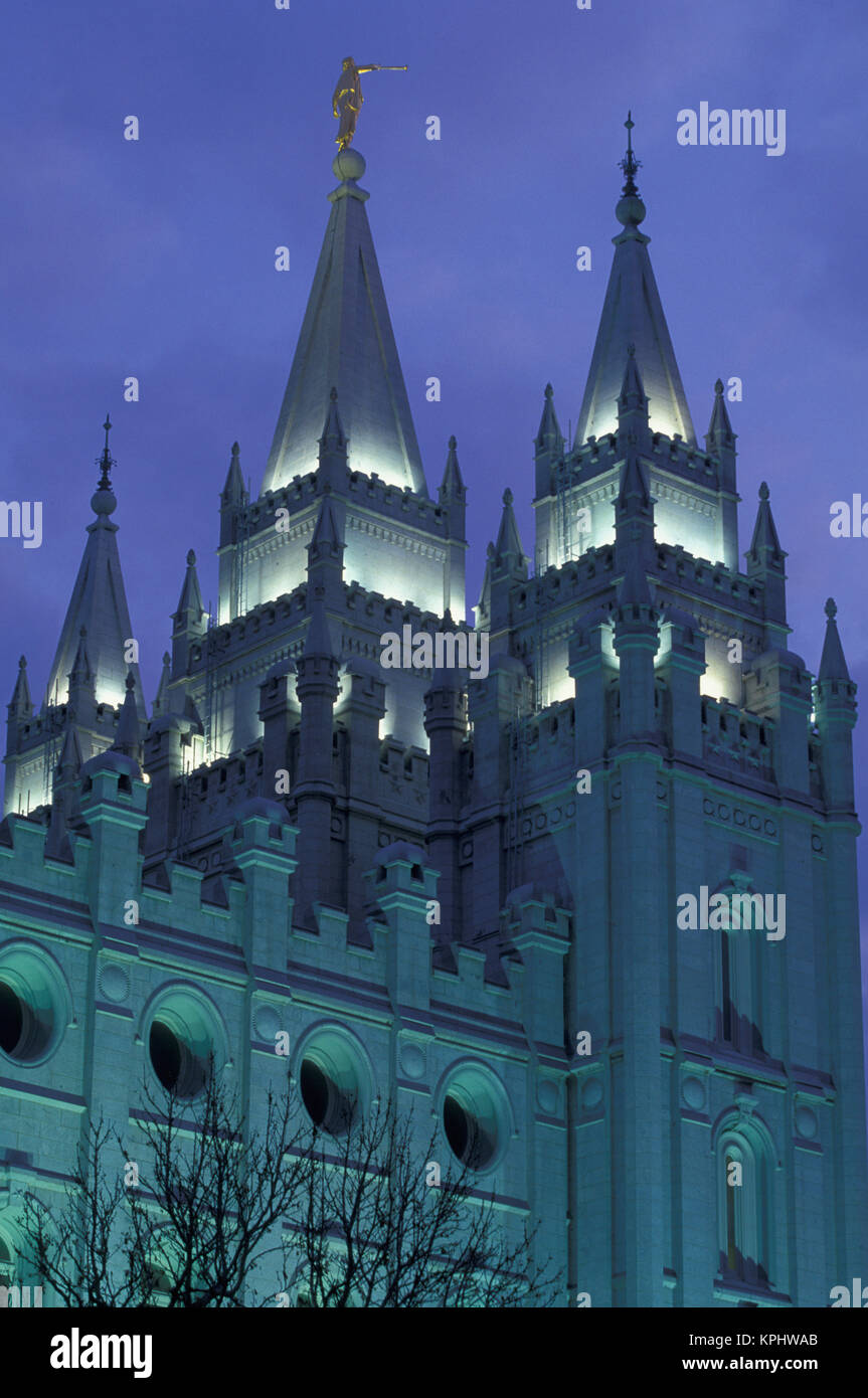 USA, Utah, Salt Lake City, Temple Square, Mormon Temple in der Morgendämmerung. Stockfoto
