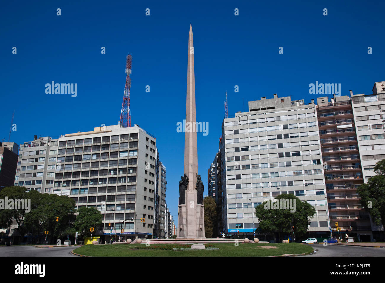 Uruguay, Montevideo, Montevideo. El Obelisko auf der Avenida 18 de Julio. Stockfoto