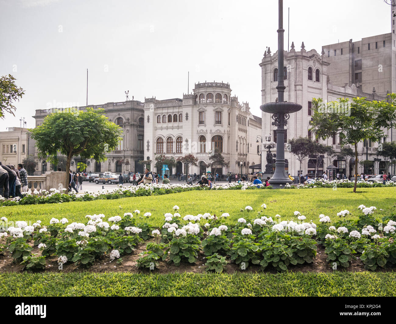 Lima, Peru - 11. Oktober 2014 - Blick auf die spektakuläre Architektur der San Martin Platz in Lima (Peru). Stockfoto