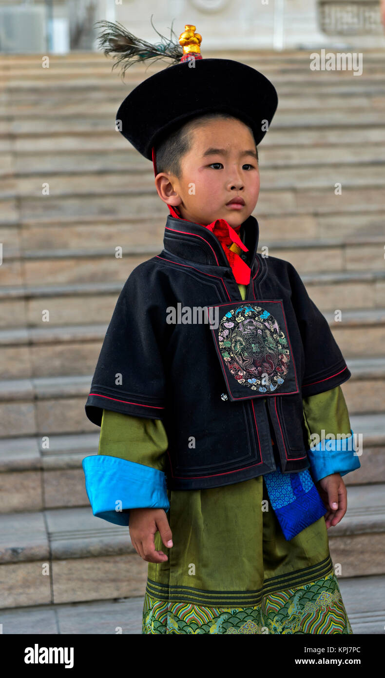 Mongolische traditionelle kleidung -Fotos und -Bildmaterial in hoher  Auflösung – Alamy