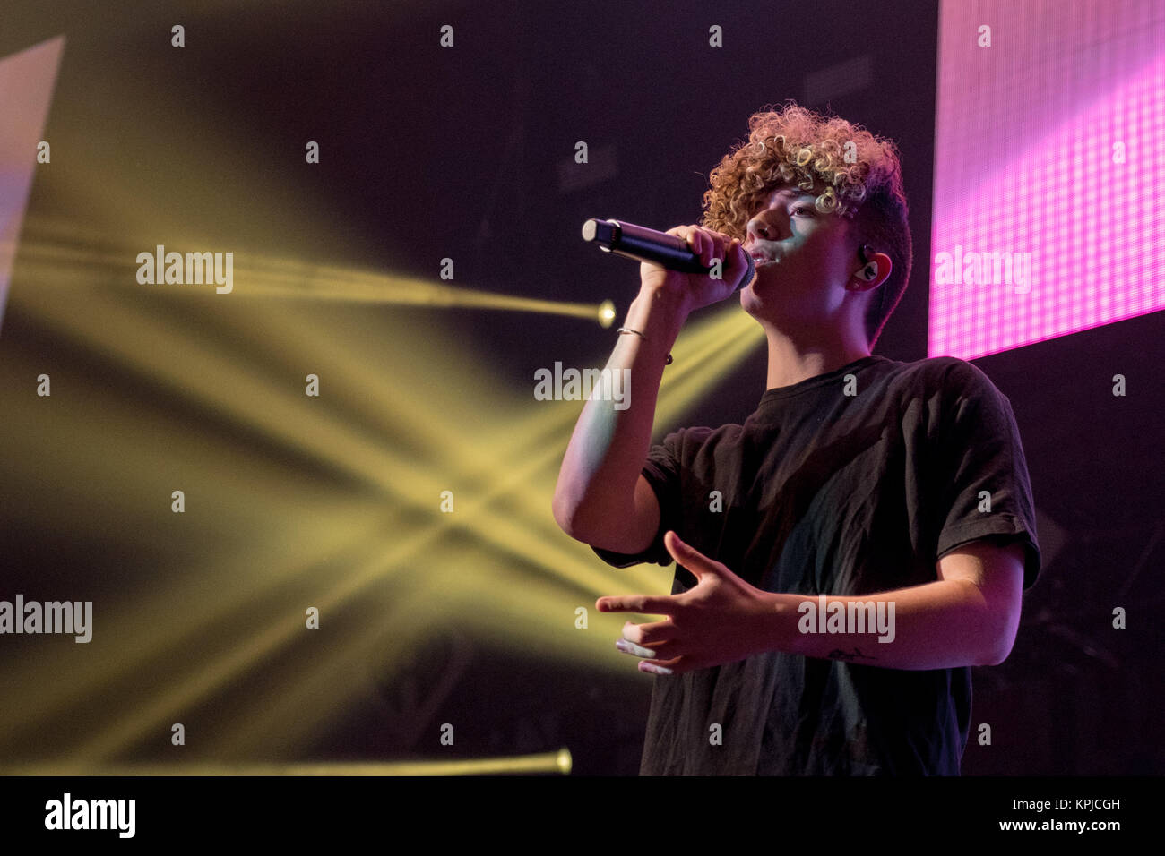 Rosemont, Illinois, USA. 13 Dez, 2017. JACK AVERY, warum gehen wir nicht in den 103,5 KISS FM Jingle Ball 2017 an der Allstate Arena in Rosemont, Illinois Credit: Daniel DeSlover/ZUMA Draht/Alamy leben Nachrichten Stockfoto