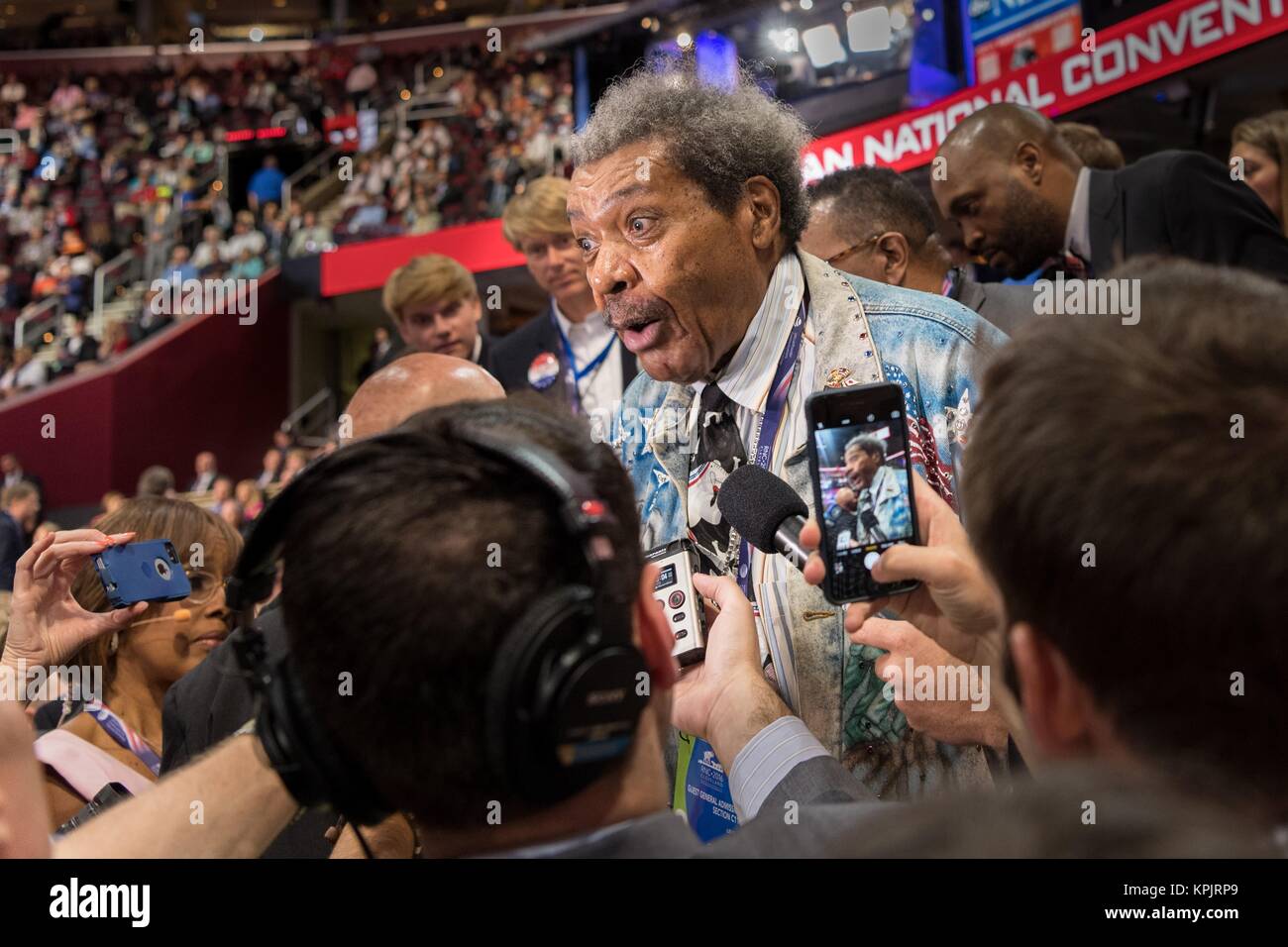 Boxen promoter Don King spricht mit Reportern auf dem Boden der Republican National Convention 19. Juli, in Cleveland, Ohio 2016. Stockfoto