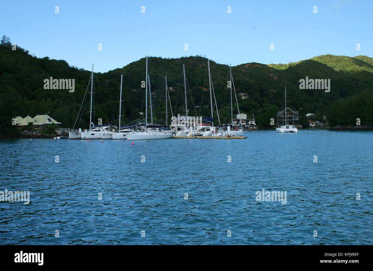 Angelboote/Fischerboote am St Anne Bay, Insel Praslin, Seychellen Stockfoto