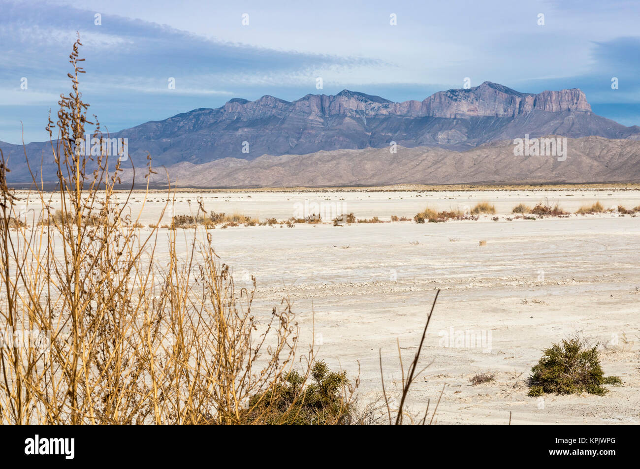 Salzsee, Texas - Salt Flats in der Nähe von Guadalupe Mountains National Park. Stockfoto