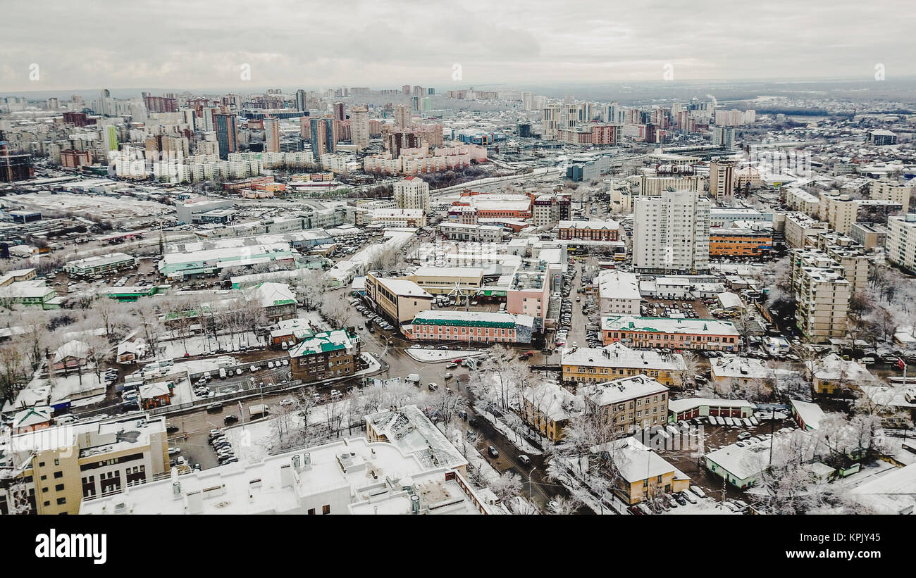 Luftaufnahme von Winter City. Ufa von drohne Stockfoto